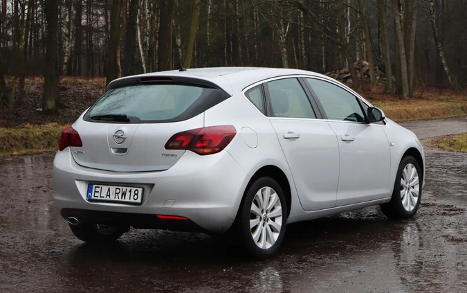 Opel Astra cena 24999 przebieg: 179000, rok produkcji 2010 z Tarnogród małe 436